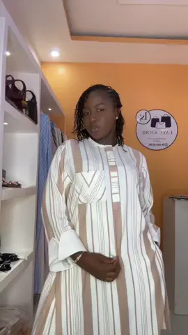 Ensemble disponible Matiere: lin Nombre de pieces: chemise  + pantalon Toutes les tailles sont disponibles Infoline: +221785430355/  Ouest Foire #vetementsfemmes #pourtoi #bouboucoton #bouboustyles #robedeclasse #ensemblechic #chemisepantalon 