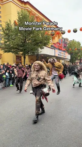 Monster Parade - Movie Park Germany - Halloween Horror Festival 2025 💀🎃😱😈 @Movie Park Germany  #moviepark #halloweenhorrorfestival #halloweentok #horrornights #themepark 