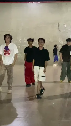 Kasayawon ko nag video nimo dae huhu hangakkk kaayoooo🙌 dc:@Joshua Dadula maka uyab daw ang mo sayaw saiyahang dc guysss#fypage #training#danceclass