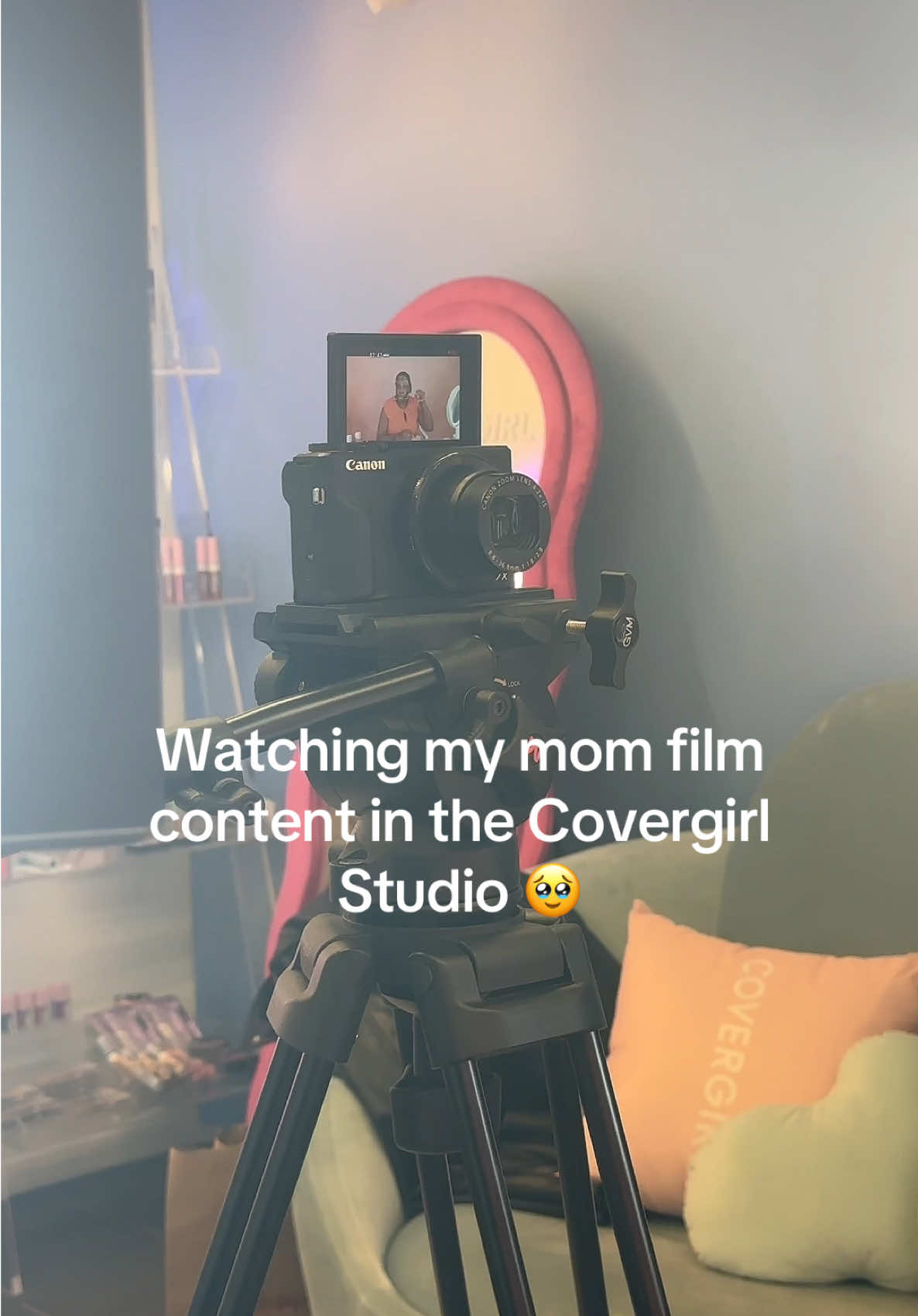 It felt like bring your mom to work day 😩😂 #covergirlstudio #nyc 