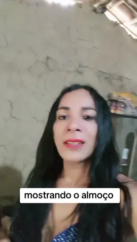 mostrando o almoço 