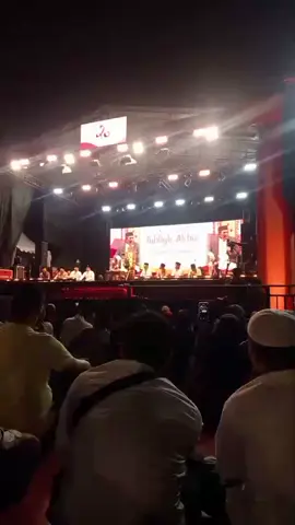 masyaallah bisa dengar langsung suara bapak haji Roma irama ,sehat selalu pak haji,pengennya bisa langsung bicara pak haji,🤲 #romairama  #pelalawan  #helatpelalawan26 