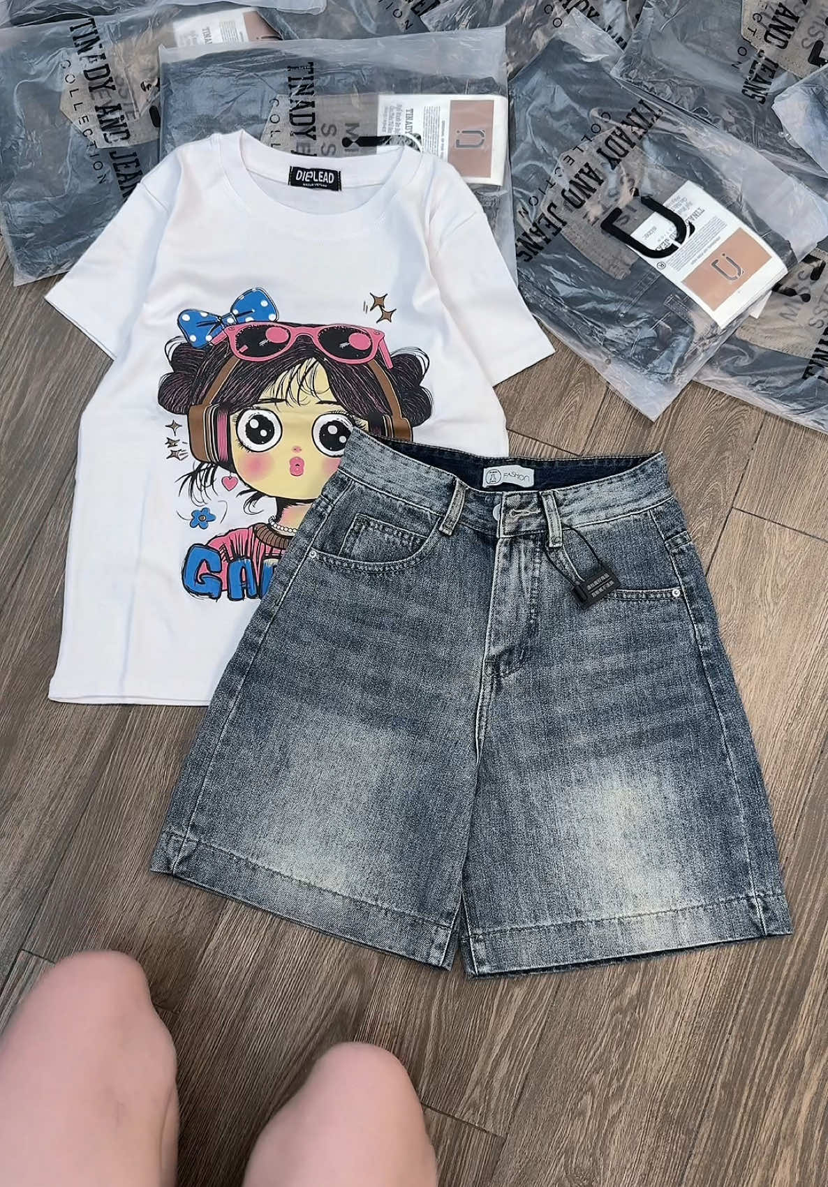 Áo thun nữ from vừa co giãn. Jean ngố chữ a trơn #aothun  #aothunnu  #jeans  #ngọcđàoclothing  #xuhuong 