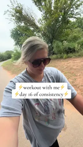 Day 16🤑 These runs are getting better and better! Happy Thursday yall! 💜 #momfitnessjourney #postpartumjourney #momfitness #momtok #MomsofTikTok 