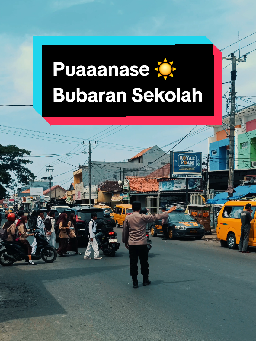 Antisipasi bubaran anak sekolah...☀️🌞 #anaksekolah #bubaran #aman 