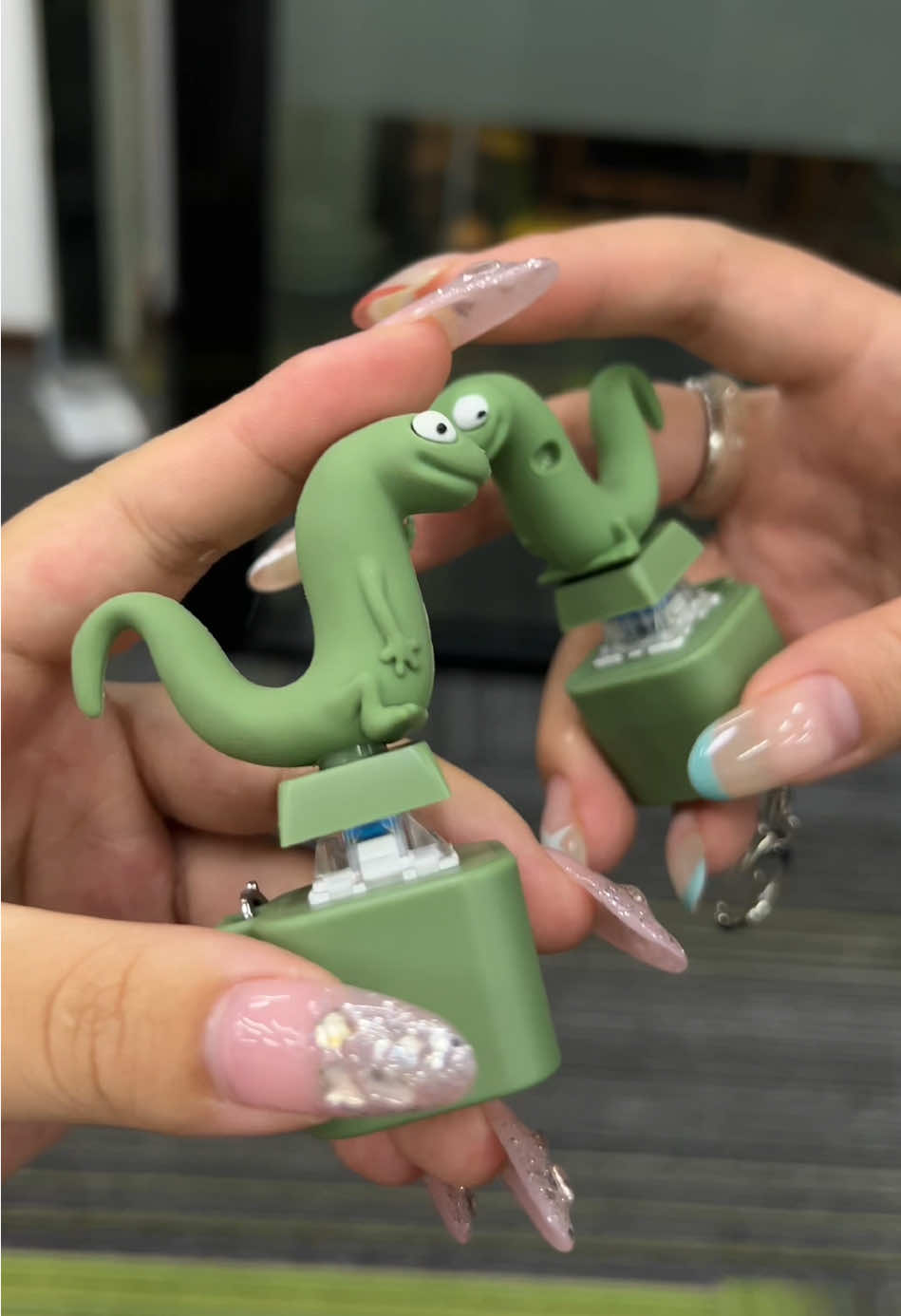 You know what to do,lizard lizard lizard 😈#lizardkeychains #funny #fidgettoys #adhd #fyp 