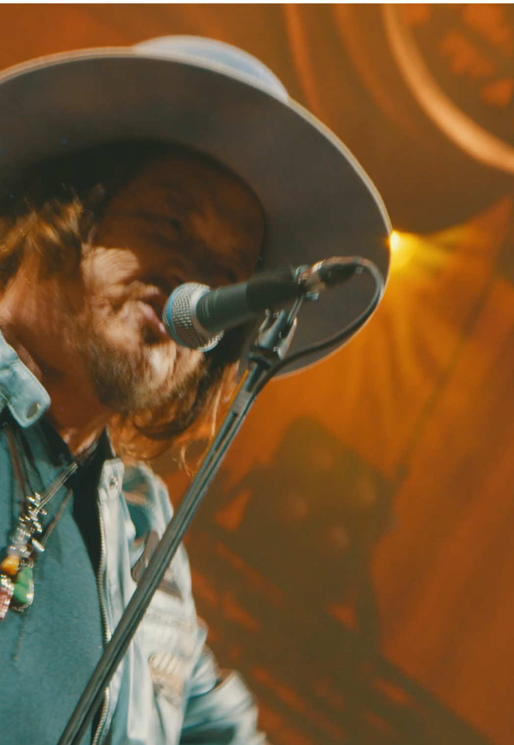 Sono state 12 serate magnifiche. Siete stati incredibili, a buon rendere. E con malinconia, dobbiamo andar via. Grazie Verona, alla prossima e che Dio vi benedica! . We've had 12 wonderful nights, and you've been a magnificent crowd, I owe you one.  It's with a heavy heart that we have to say goodbye.  Thank you Verona, see you next time and God bless you! #ZuccheroSugarFornaciari #OverdoseDAmoreWorldTour #ArenaDiVerona #OnTour 