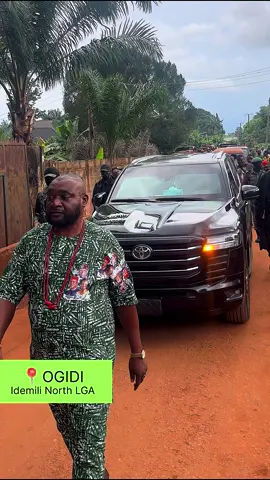 Anambra State APC Governorship Candidate Prince Dr. Nicholas Ukachukwu (Ikukuoma) has extended a heartfelt gesture of solidarity to the people of Idemili North Local Government Area following the recent devastating flood in Ogidi. #IKUKUOMAFORGOVERNOR #ikukuomaiyom2025 #flood #ogidi #apc 