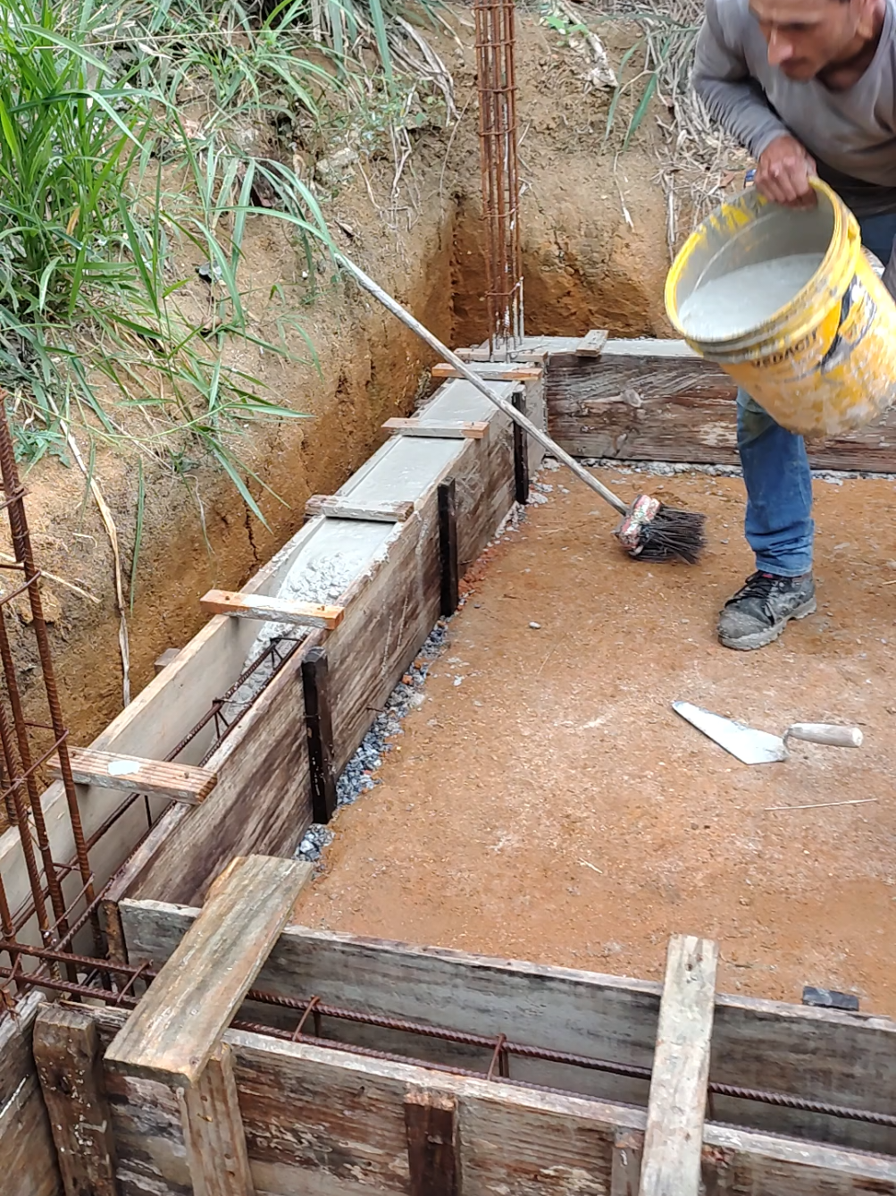 concretagem da viga baldrame #construção #dicas #pedreiro #concreto 