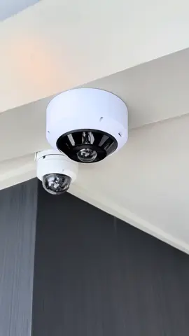 Installed a black @Ubiquiti Inc. G6 Pro 360 in a Chicago Downtown Builiding lobby to get a full 360 degree view of the lobby. No corner is missed from the security camera view. Installed the black camera using a Ubiquiti specific white junction box made for this camera. Clean and professional installation. #ubiquiti #unifi #unifiprotect #networkinstallatinochicago #Securitycamera 