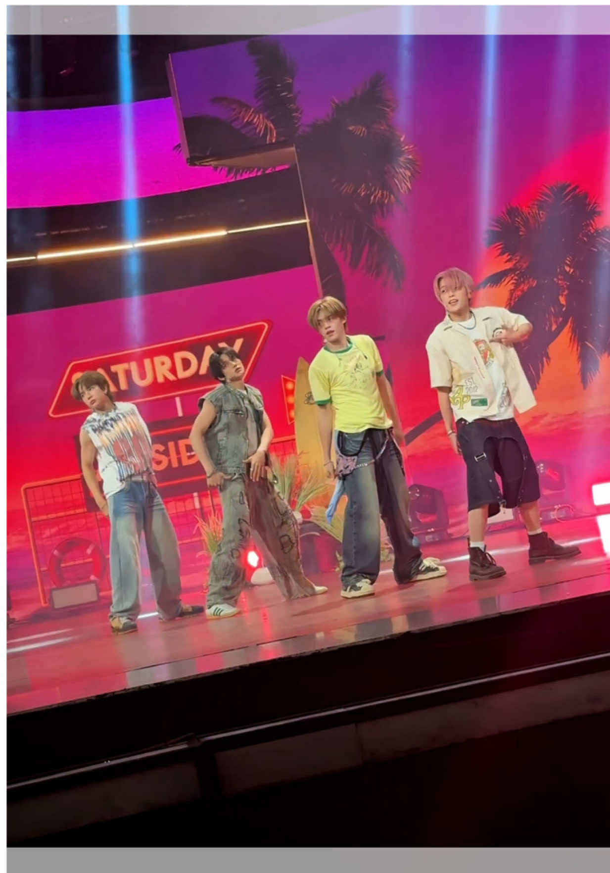 [FOCUS CAM] A:SIDE ‘SATURDAY’ at TPOP STAGE 🌅🎤🌴👀 👀สามารถรับชมย้อนหลังได้ที่ 🖥️YOUTUBE : T-POP STAGE @Minlee @im.winnieptp @RUKA（るか） @U-jay.  #TpopStage #ASIDE_SATURDAY #ASIDE #ASIDE_TH #AplanInternationalMusic #Tpop #Apop