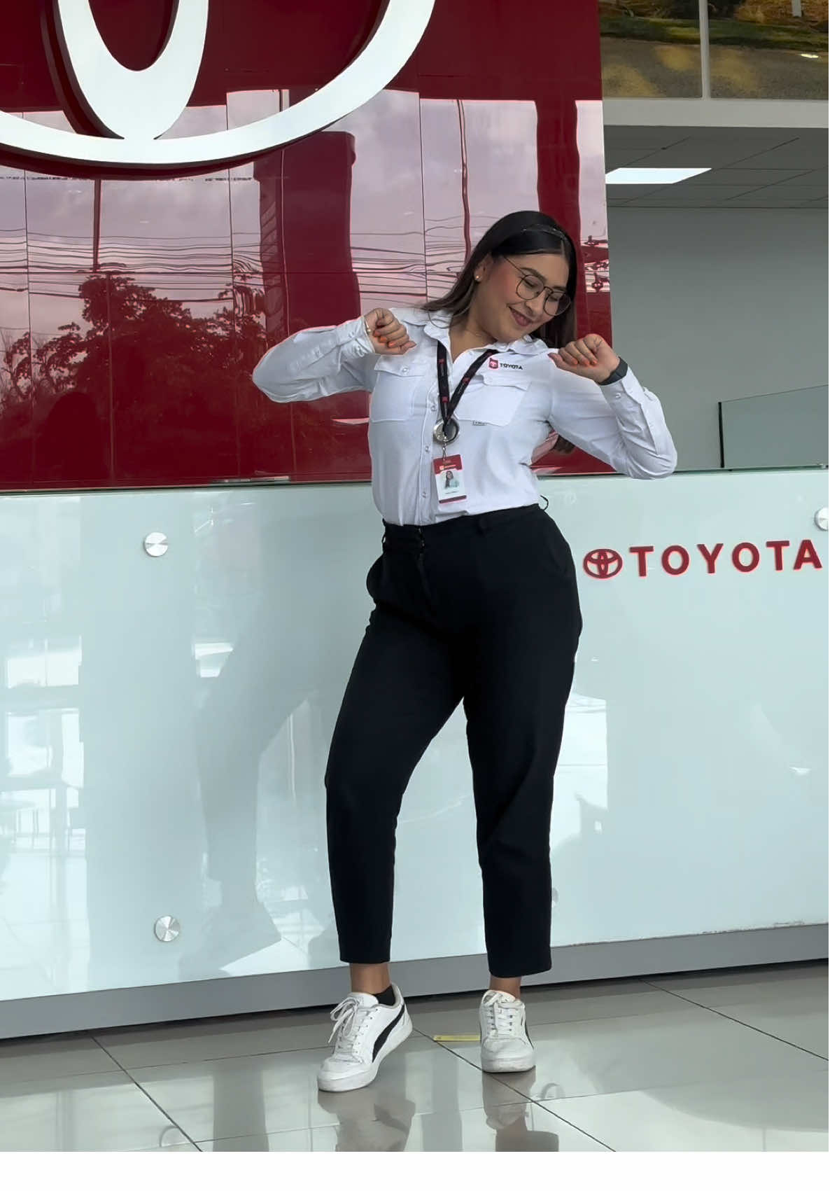 Que se note que es jueves 🕺🏻🪩  #tiktokdance #toyotaculiacan #actituddejueves 