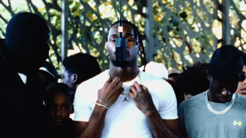 « LOVE YOU » dispo en version studio sur toutes les plateformes et sur YouTube  Prod by Sokol & Eliyel Réalisé par @k8vails  ℗ & © 2025 MPR Records #pourtoi #fyp #loveyou 