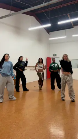 just cuz i miss me girlssss @nikolai @Laylah @erin @jazzy ♥️ #girlgroup #dancers 