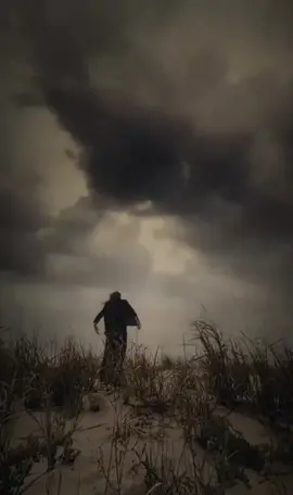 لتِلوَمني أنتَ ألسَبب وألصار كِله مّن أيدك ويَاك واصِل مرحلهَ احتاجك وماريدك ..                                    #احيانأ_نخبئ_صدق_مشاعرنا            #ذائقة_حرف 