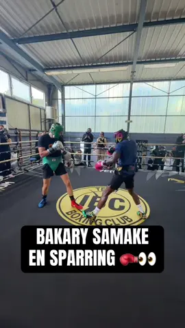 Voici quelques images de Bakary Samake en sparring à 2 semaines de son combat 🥊 Il affrontera Ortiz 🇻🇪 le 25 octobre prochain dans la mythique salle Marcel Cerdan 🔥 📺 À suivre sur RMC Sport !