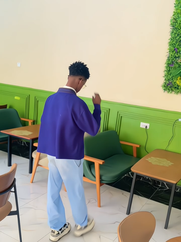 The new caffe in muqdisho ☕🍺🥂🔥#newcaffee #fypシ゚ #somalitiktok #qadardehero10 #model 