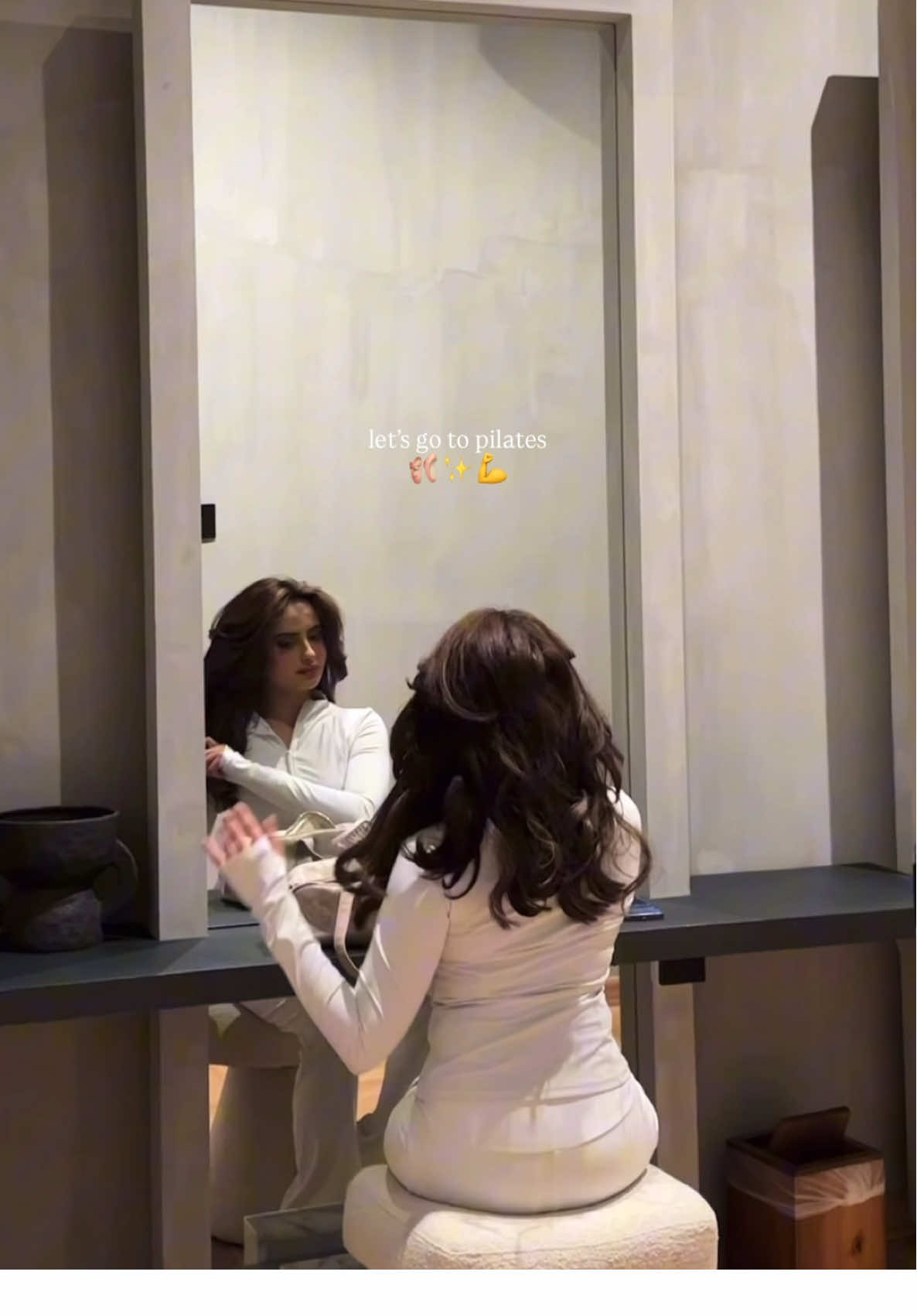 Hop on the reformer, grab your grip socks, and let’s flow✨  Pilates isn’t just a workout – it’s therapy for the body and the mind. Want to book a class? Click the link in bio! 🖤 #syncwellness #pilatesgirl #wellnesstudio #strengthenandstretch #reformerpilates