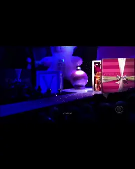 se imaginan así el victoria srecet #victoriassecretfashionshow  #adrianalima #karolg #modelo 