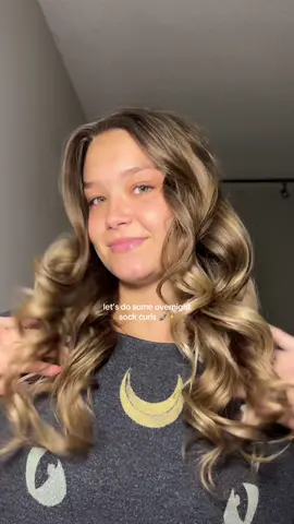 sock curls for the win ALWAYS 🧦✨ also sry the camera is smudged in the start 😭  #sockcurls #overnightcurlstutorial #overnightcurls #curls #easyhairstyles 