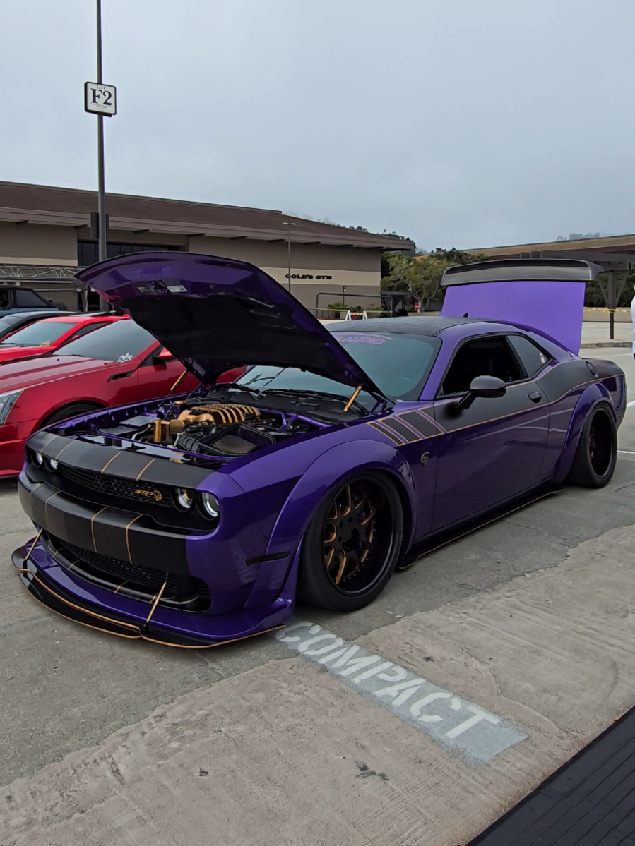 Crazy widebody Dodge Challenger Hellcat 😎🇺🇲 @ Marina, California #montereycarweek #hellcat #dodge #challenger #v8 