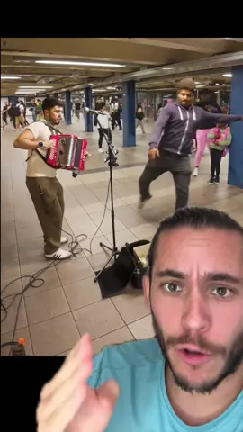 Que terrible lo que hicieron a este Colombiano en el metro de Nueva York 🥺 @alejoportela 