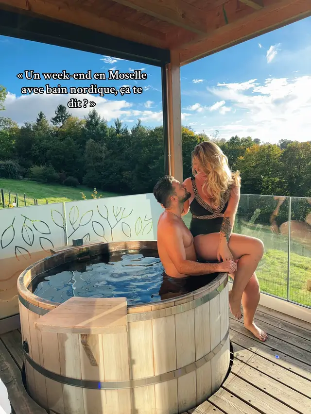 En collaboration avec Hameau des Sens, entre Alsace & Moselle, Grand Est 🥰🫶🏼✨  #spa #bain #couple #chalet #moselle 