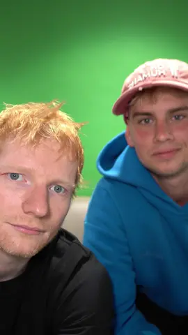 To się wydarzyło. Łatwogang nagrał numer z Edem Sheeranem, PO POLSKU! Numer dostępny jest wszędzie! ❤️ #edsheeran #latwogang #azizam #polskagurom 