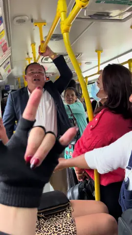 Exorcismo por tan solo 3.200  pesitos 😈😬🤘🏻 #transmi #transmilenio #evangelicos #demoniaco #transmileniobogota   Amén 🙏🏻 