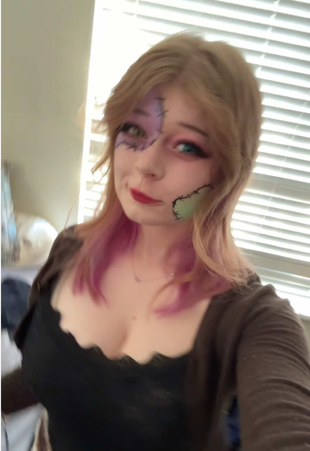 Going out drinking as zombies is v fun #halloween #costume 