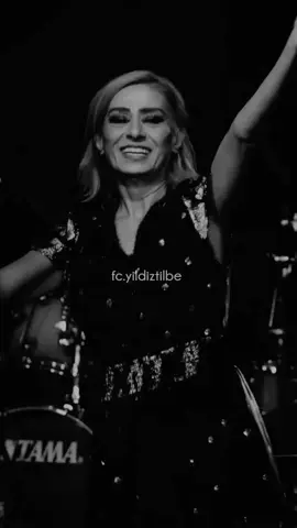 Bir gün bu dünyadan göçüp gidersem.. #yıldıztilbe #yildiztilbe #yıldıztilbeşarkıları #sunam 