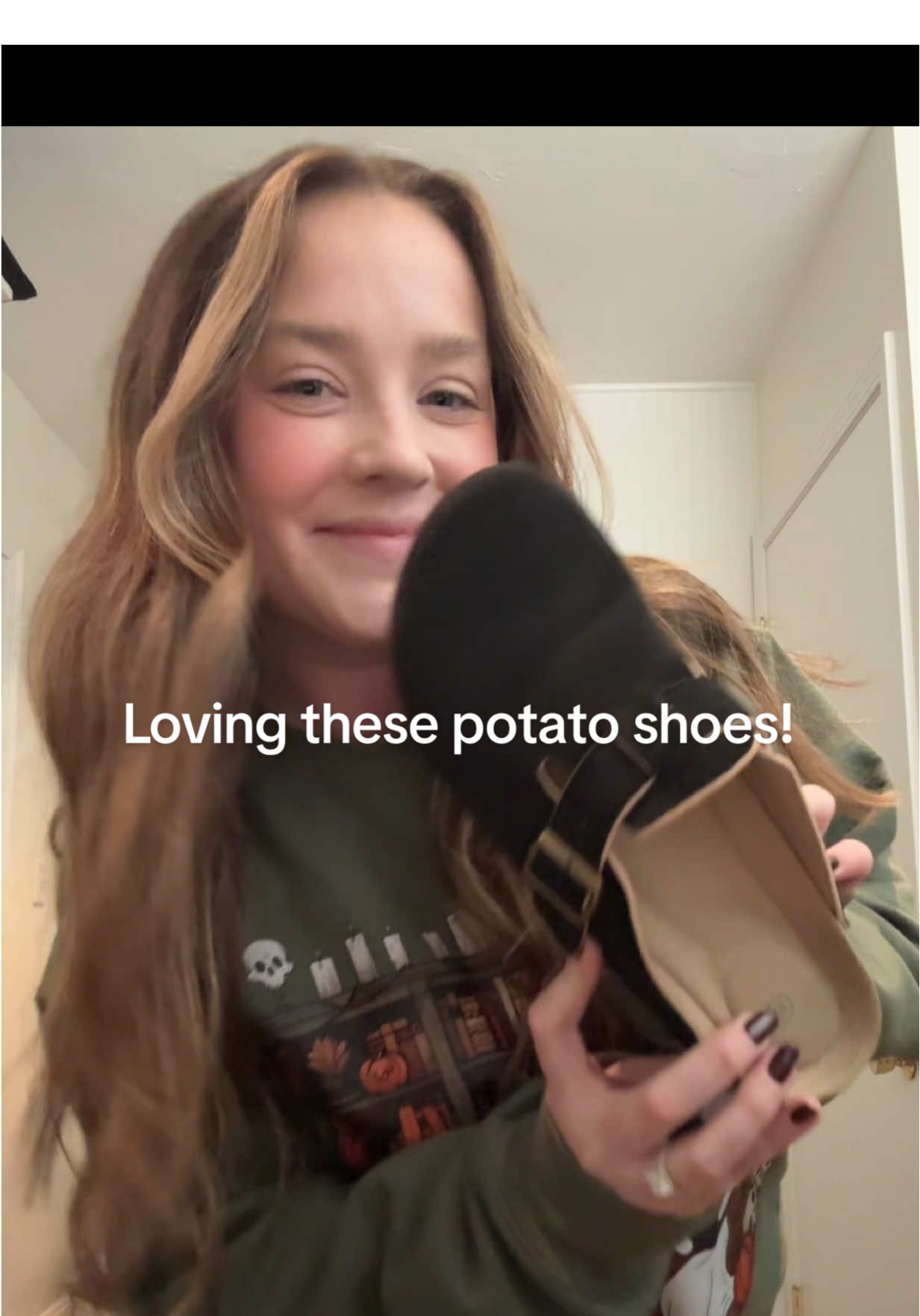 Loving my spooky fit today! 👻 Also these potato shoes?! To die for! 😍 #fashion #OOTD #outfitinspo  #fashiontutorial #styleguide 