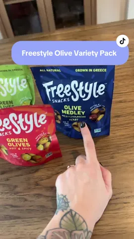 They’re soooo good 😮‍💨 #olives #snacks #healthysnacks #tiktokshopcreatorpicks #tiktokshopfalldealsforyou 