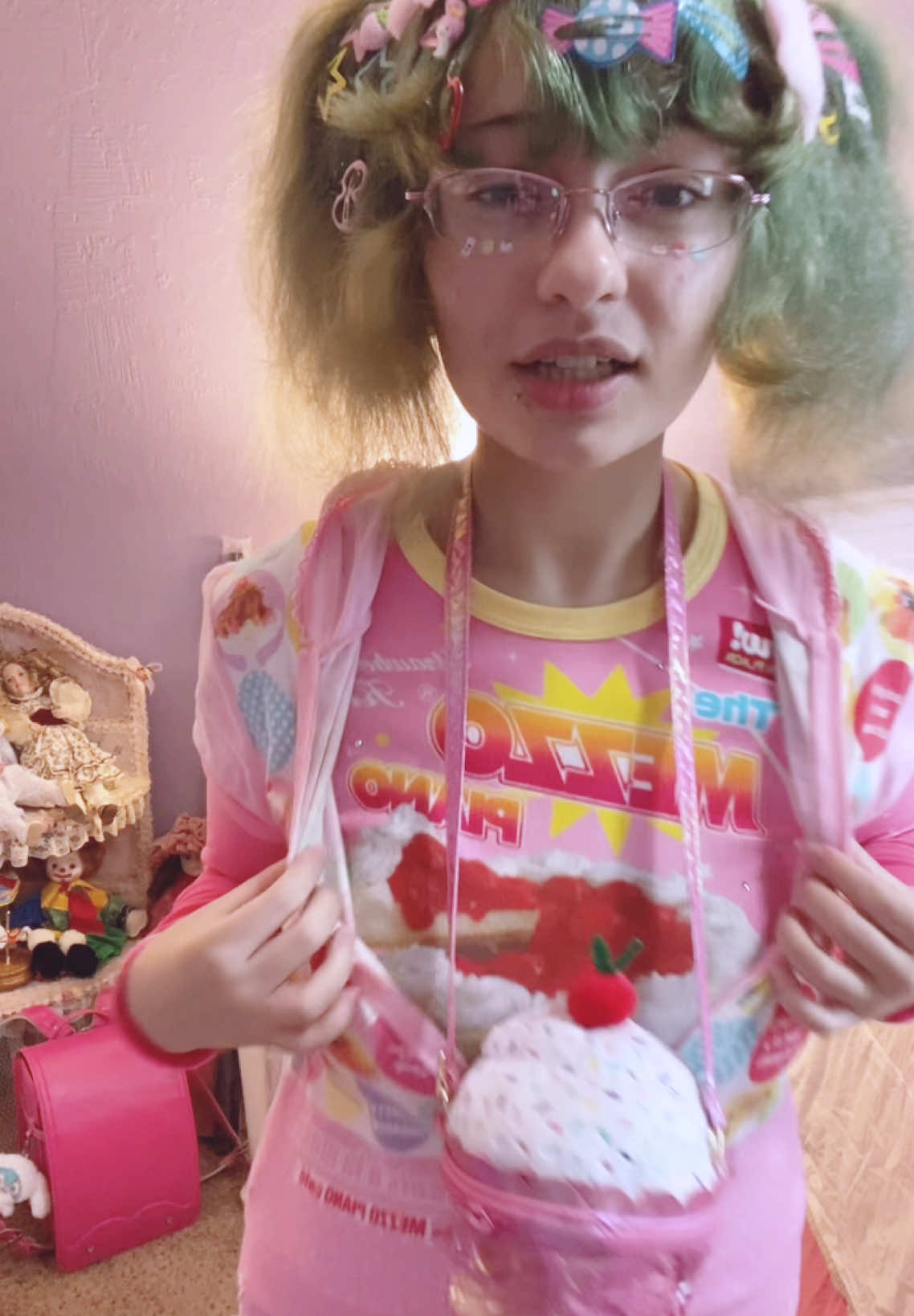 been too sleepy to post XD but i'm back... full outfit of ISOs heh.. ☆ 🧁 ☆ (TAGS R PURELY FOR REACH) #decora #decorakei #cutecore #cutecore🎀🦴🍮🐾 #cutecore🍮🐇🎀🎧 #kawaii #kawaiigirl #kawaiifashion #mezzopiano #jojifuku #heiseiretro #jfashion #japanesefashion #fyp #fypシ