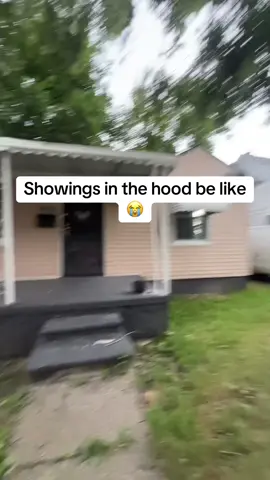 🤣🤣🤣I just be tryna do my job #detroitrealestate #realestate #fyp #houseshowings 