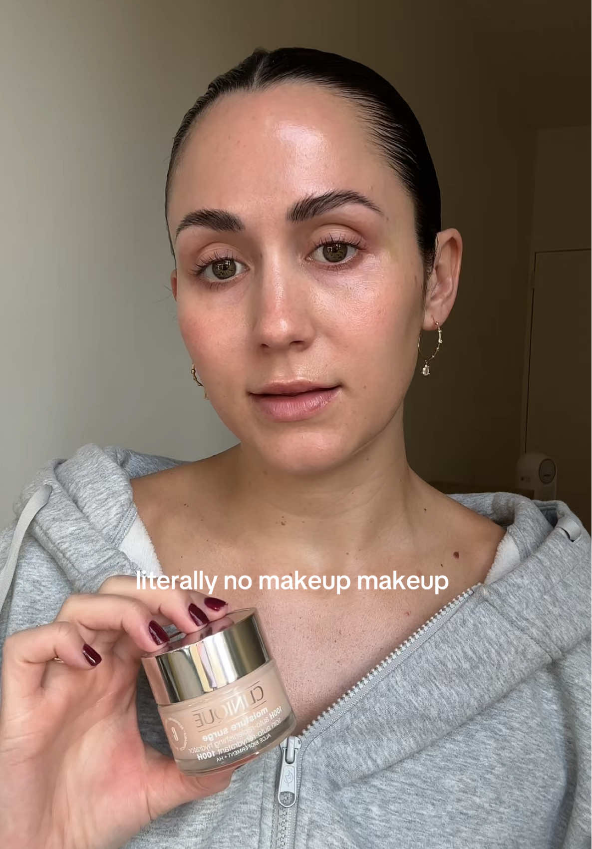 @Clinique Moisture Surge 100H is a staple in my literally no makeup makeup looks #cliniquepartner #skincare #moisturesurge 