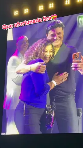 @Chayanne  Que afortunada Sra💝 Si la conoces, por favor compártele este video  #palaciodelosdeportes  08/10/25