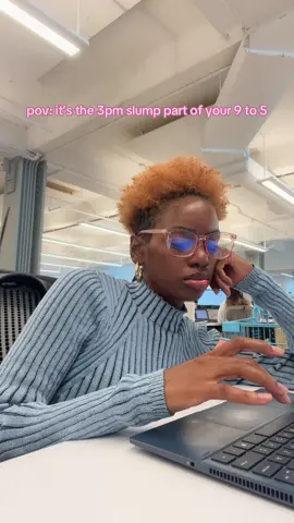 Blessed to work a 9 to 5,  born to be a full time writer  #corporatelife #9to5 #relatable #officelife #fyp 