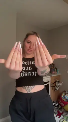 Yuhhhhhh💅🏻 #longnails iykyk xo