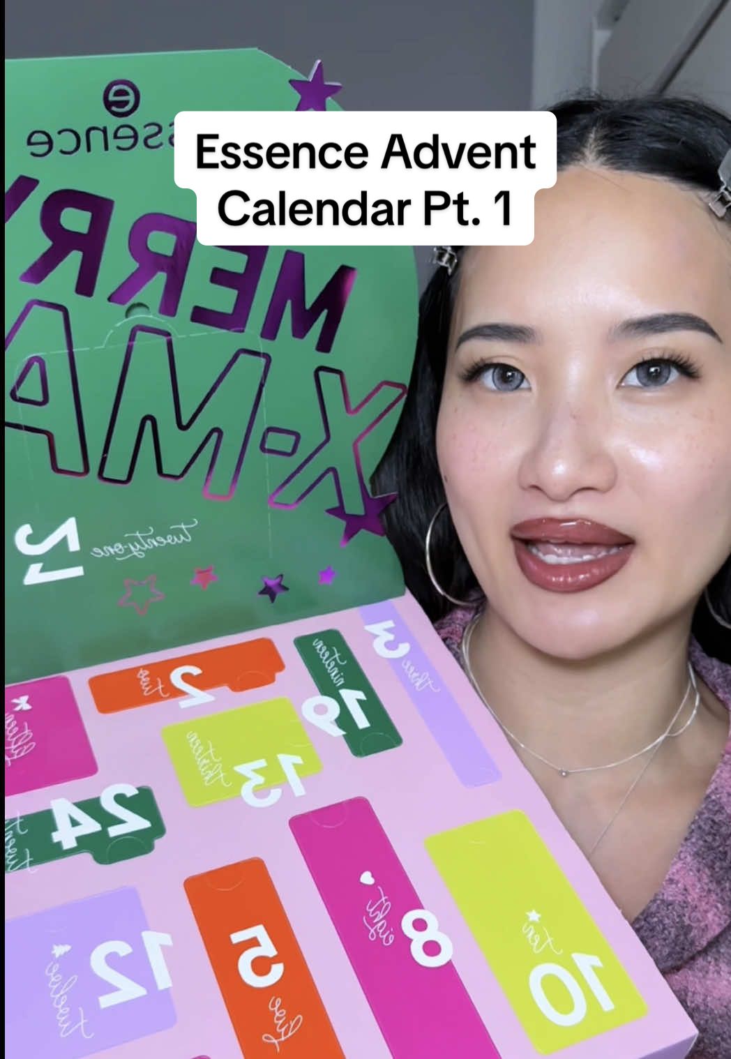 we finally have have the essence advent calendar 🤪😃🙃 #makeupreview #adventcalendar #unboxing #honestreview #affordablemakeup 