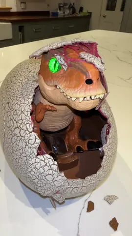 I’M A DAD! 👨🏽 ASMR Primal Hatch T-Rex unboxing (hatching 🥚) 🦖🤩 #fyp #primalhatch #trex #unboxing #asmr 