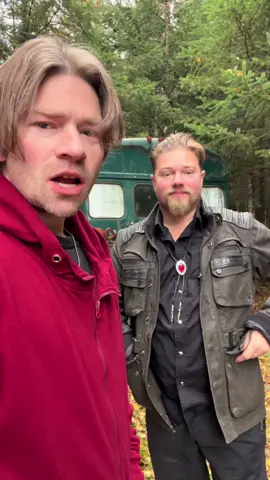 Look who I found in Alaska! @Noah Brown #alaskanbushpeople #fyp #bearthekingofextreme 