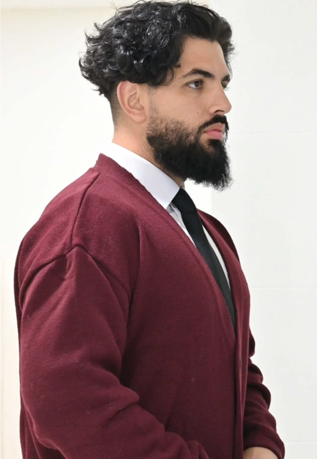 Outfit con cardigan y jeans + peinado clásico  #outfit #outfitinspo #menswear #menstyle #outfitideas 