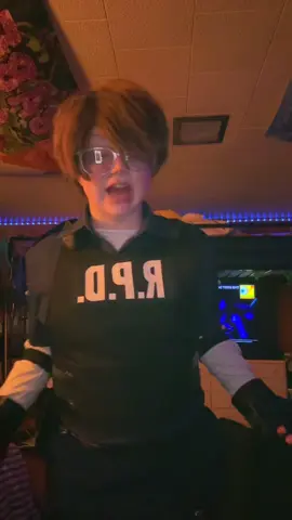 Stay hydrated  ig  #leonskennedy #residentevil #re2 #cosplay @Aether @⭐️Jericho/Jeri⭐️ @reborn_oncemoree @diidi @Testicle 3000 @Gillian 🇵🇸 @shell 🐝🐝 @Ash [89/70] @THE #1 Doppo Kunikida Glazer @່ 