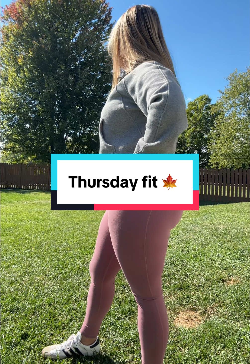 Midday reset ft. fresh air & main character energy 🫶🏼💕#fitcheck #leggings 