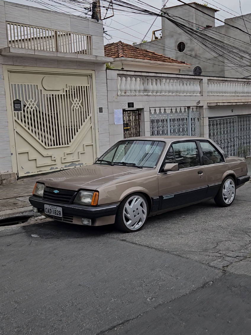 um clássico 📽😍🇧🇷 #ontheroadbr_🇧🇷 #chevrolet #monza #carrobaixo #rebaixados 