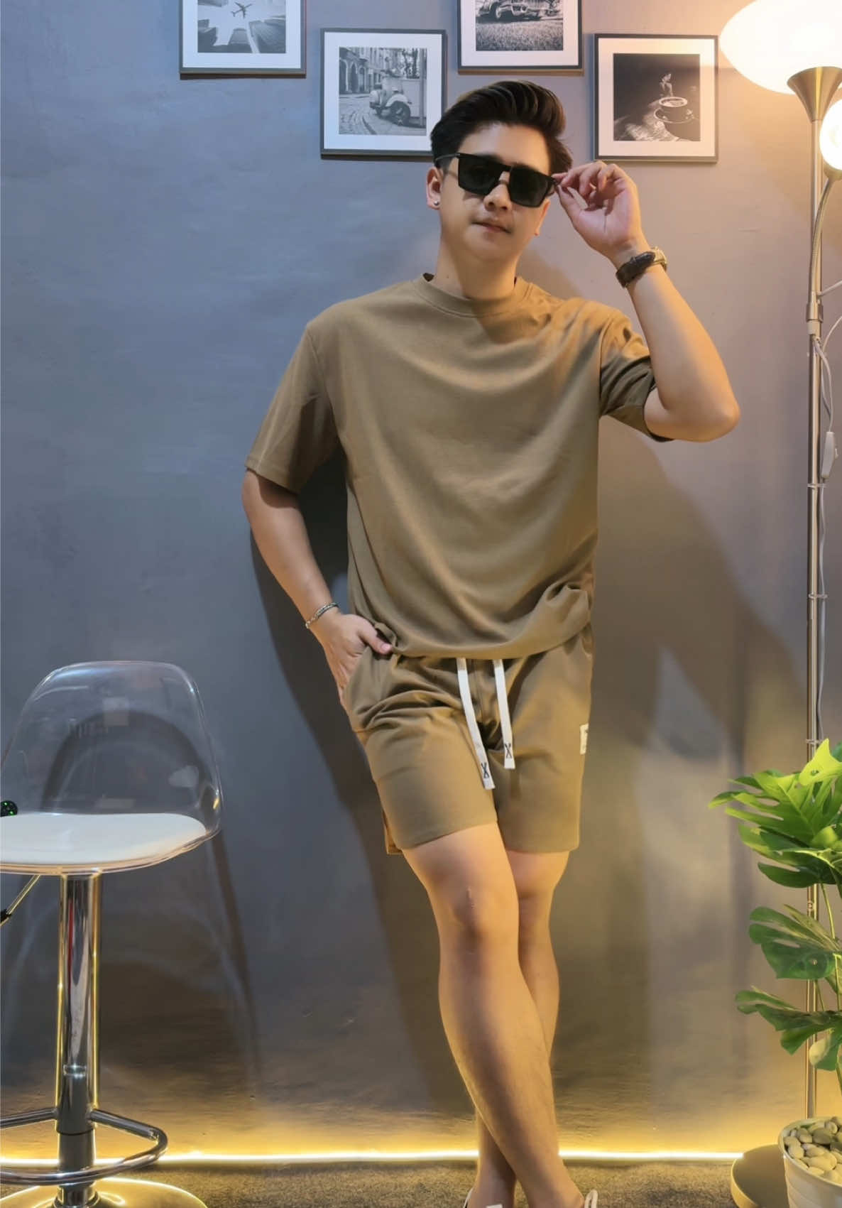 “Kaos one set bahan simple elegan😎,bahan poliester ringan adem,pilihan warna ada di etelase cek keranjang kuning🔥#oneset #kaosberkualitas #wibgajian 