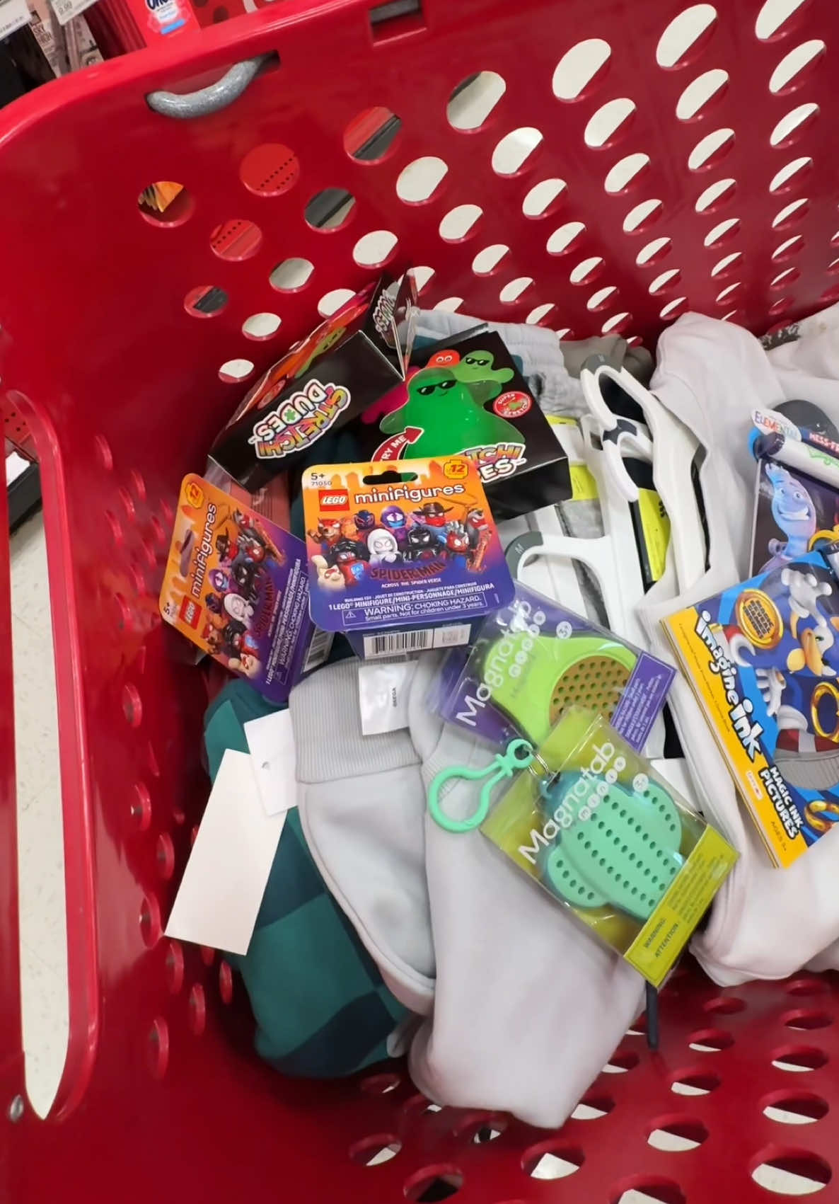 last minute shopping for a spontaneous fall trip tomorrow!🍁🚐 #bloompartner #target #targethaul #shopping #shopwithme @Bloom Nutrition 