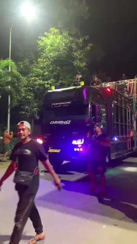 Desmo music menuju lokasi cek sound karnaval gampingan pagak malang 2025#lewatberanda #fyp #trendingvideoviralvideo #trendingvideoviral #lewatberandafyp 