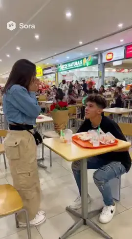 Eu cai, alguém pode me ajudar? #meme 